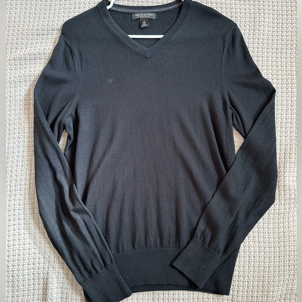 Banana Republic Silk and Cashmere V Neck Sweater
